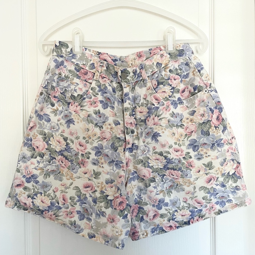 Vintage Floral Print Women's Jean Shorts